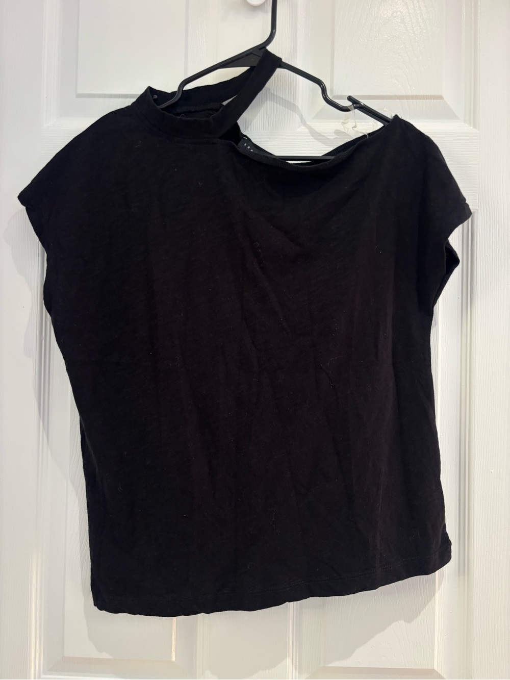 Sanctuary Black Short Sleeve Cutout Neck Tee